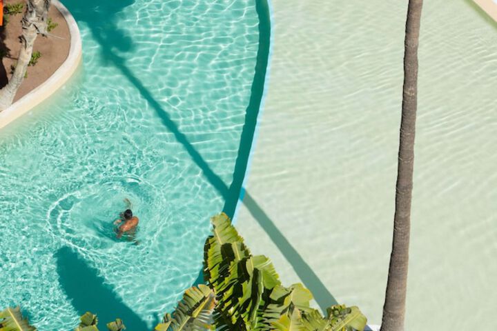 Pools & Facilities