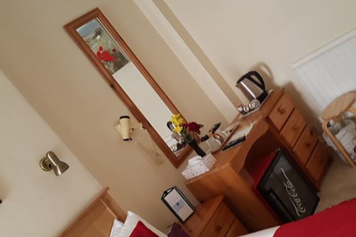 Room 5 of 73