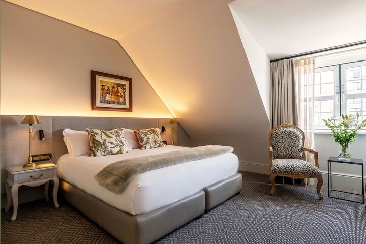 Room 2 of 73