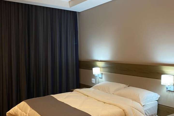 Room 2 of 35