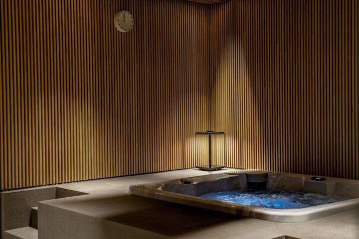 Spa 52 of 75