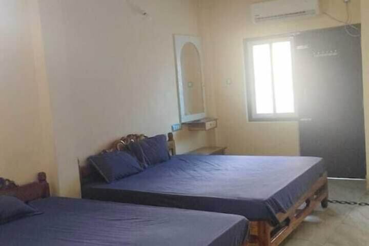 Room 10 of 23
