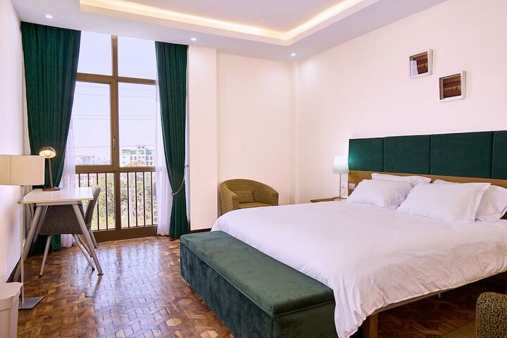 Room 14 of 30
