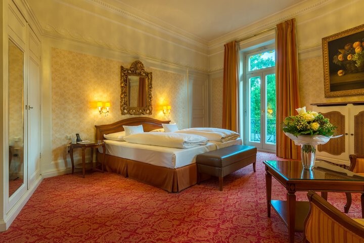 Room 28 of 67