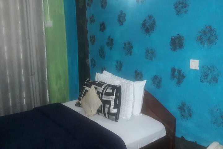 Room 26 of 33