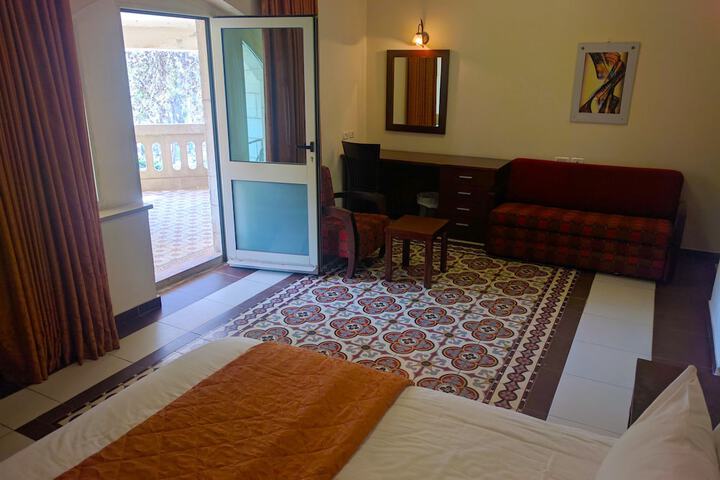 Room 16 of 41