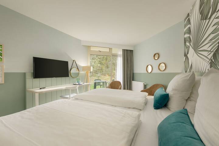 Room 4 of 33