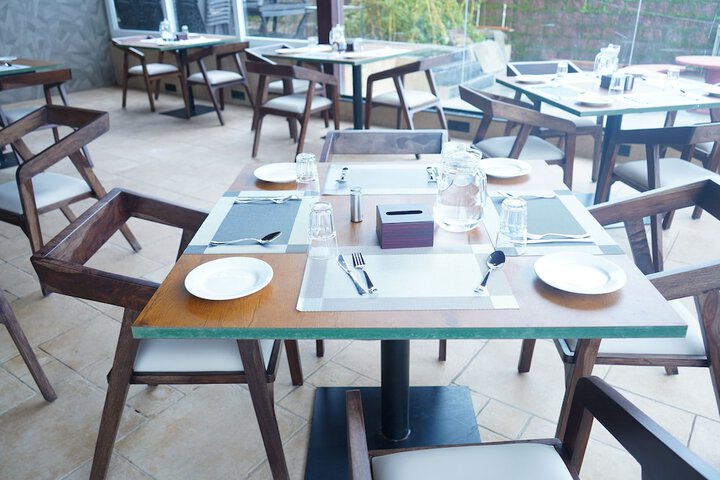 Dining 21 of 24