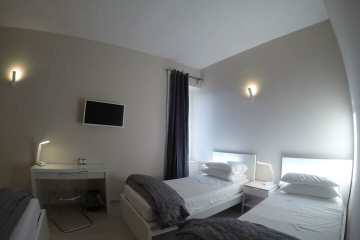 Room 9 of 96