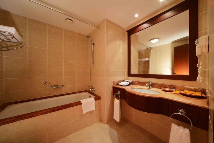 Room 15 of 62