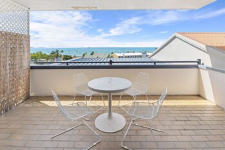 Terrace/Patio 5 of 45