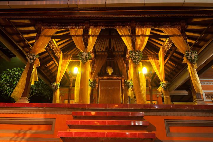 Lobby Entry