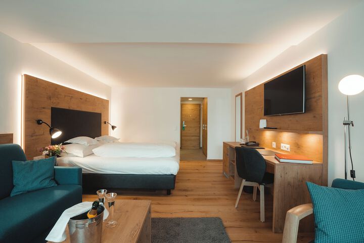 Room 27 of 71