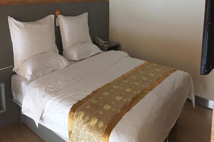 Room 10 of 79