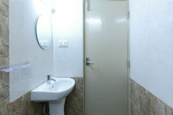 Room 10 of 62
