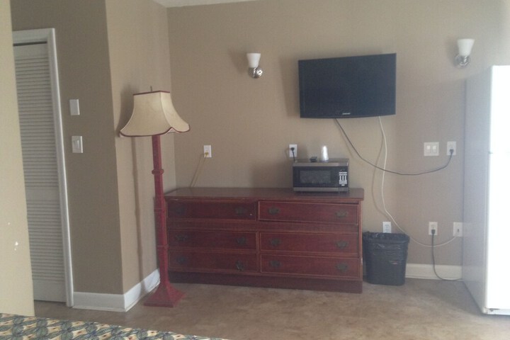 Room 12 of 17