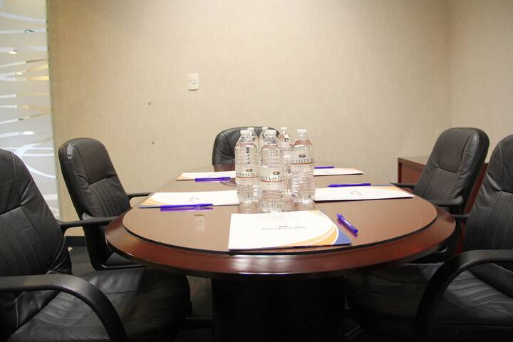 Business Center 32 of 35