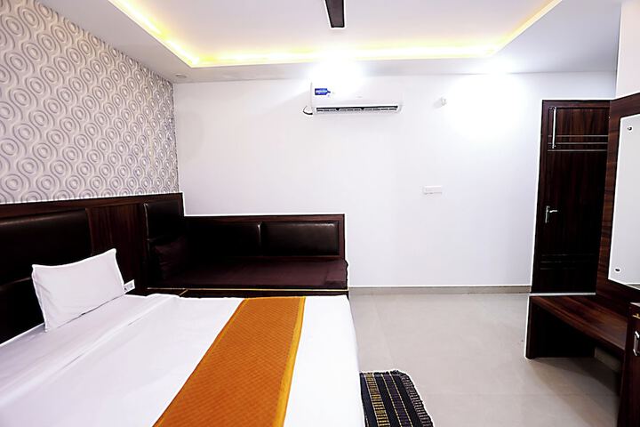 Room 6 of 47