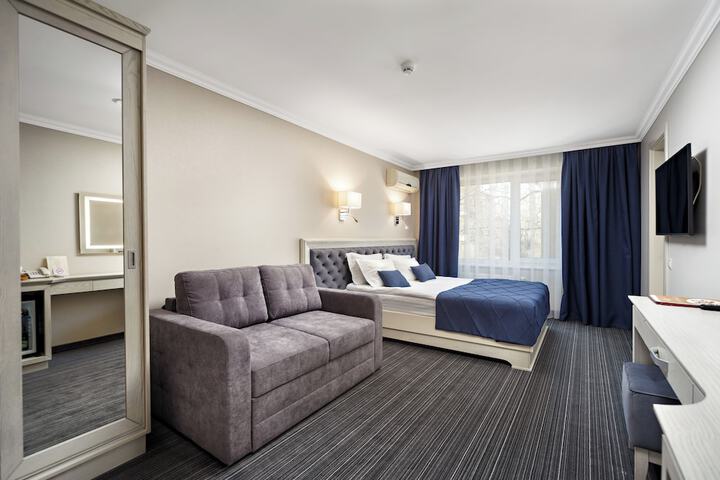 Room 12 of 36