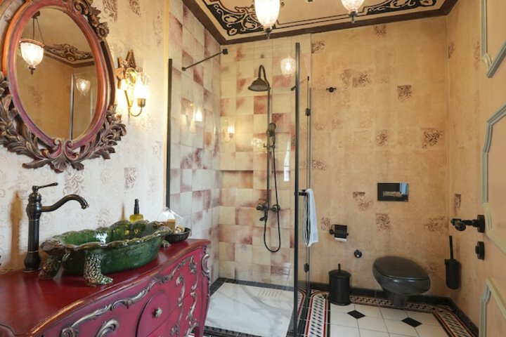 Room 77 of 171