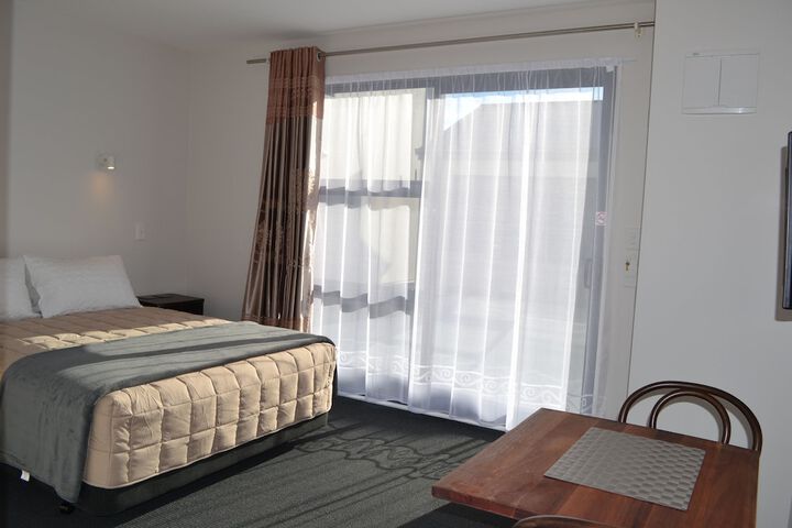 Room 10 of 40