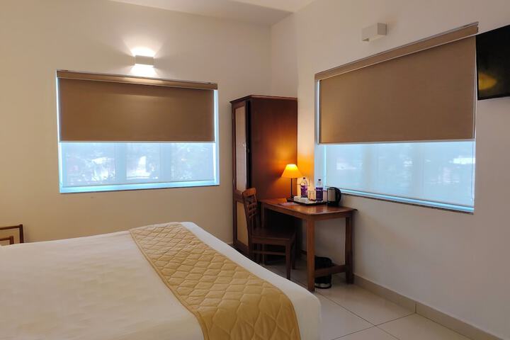 Room 33 of 85