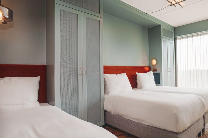 Room 10 of 47