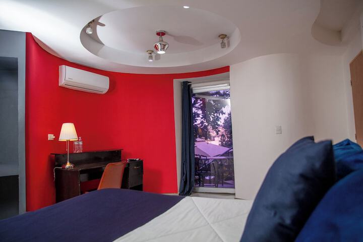 Room 18 of 79