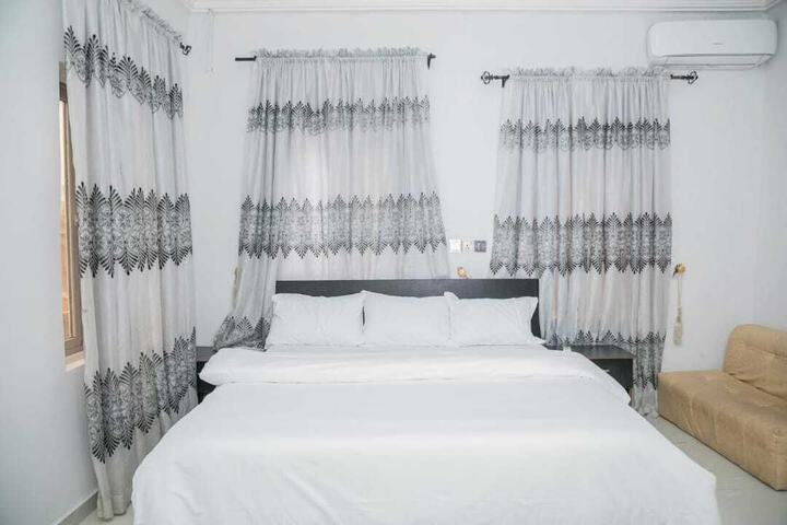 Room 7 of 62