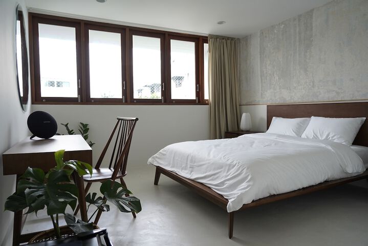 Room 37 of 47
