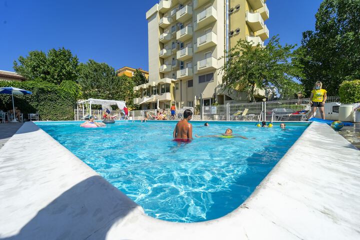 Pool 35 of 48