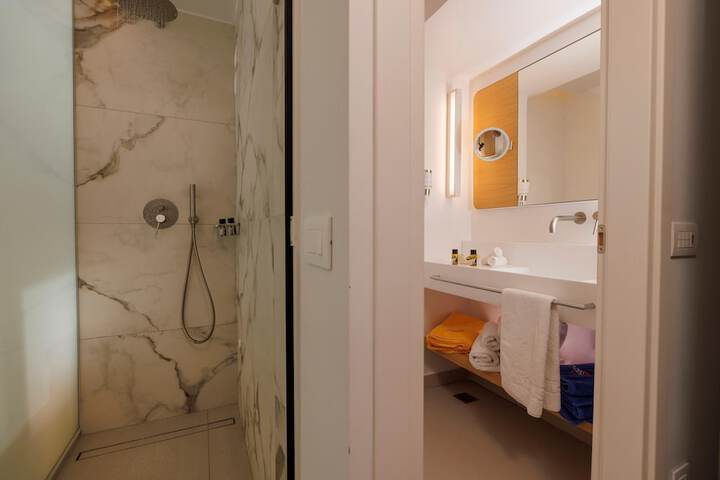 Room 65 of 209