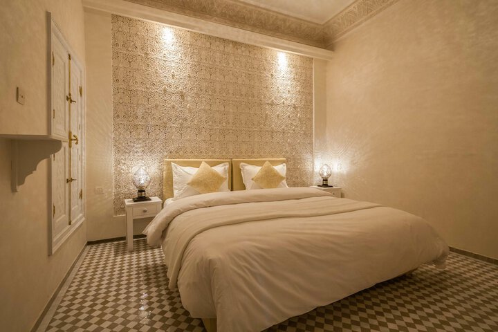 Room 4 of 28