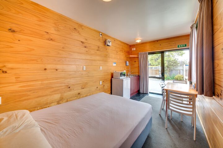 Room 4 of 59