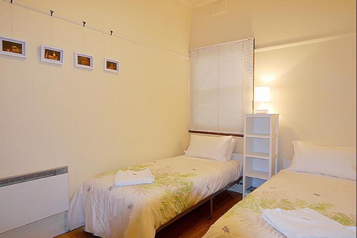 Room 3 of 6