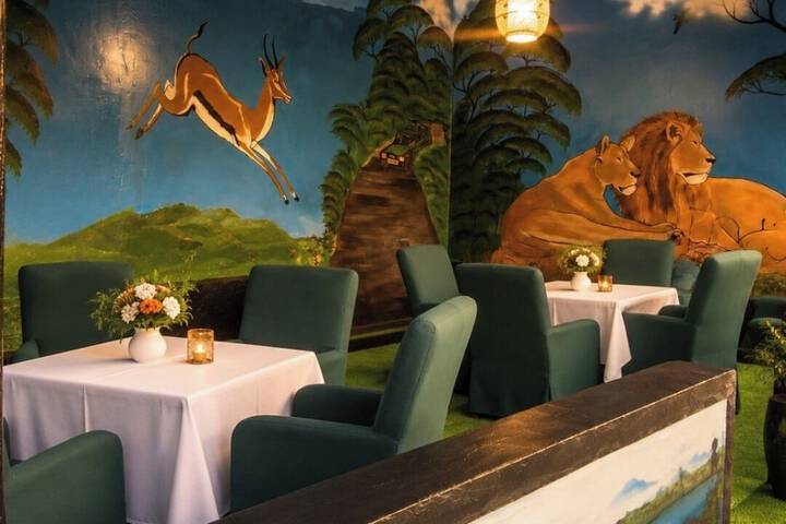 Dining 76 of 106