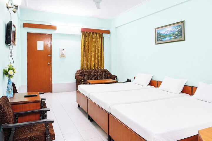 Room 9 of 13