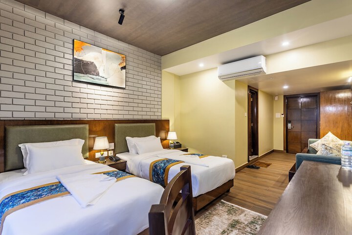Room 10 of 87