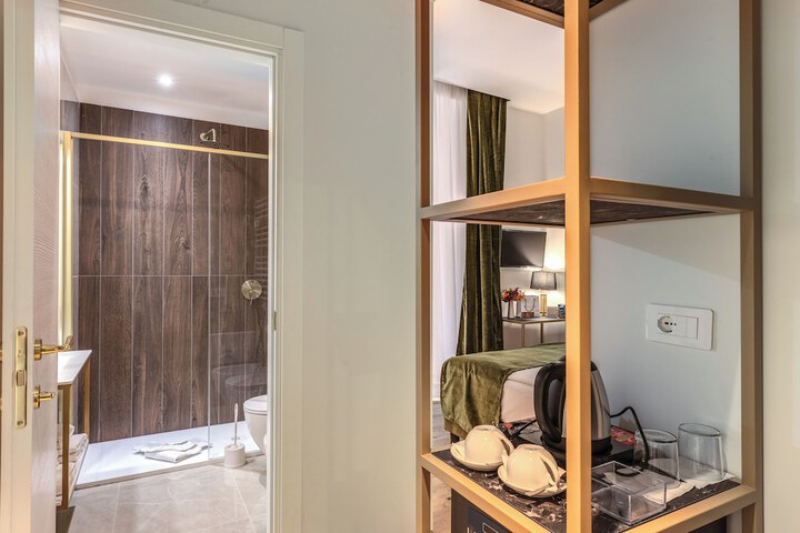 Room 8 of 59