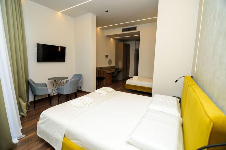 Room 32 of 88