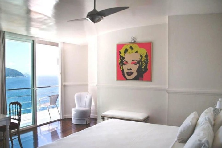 Room 28 of 52