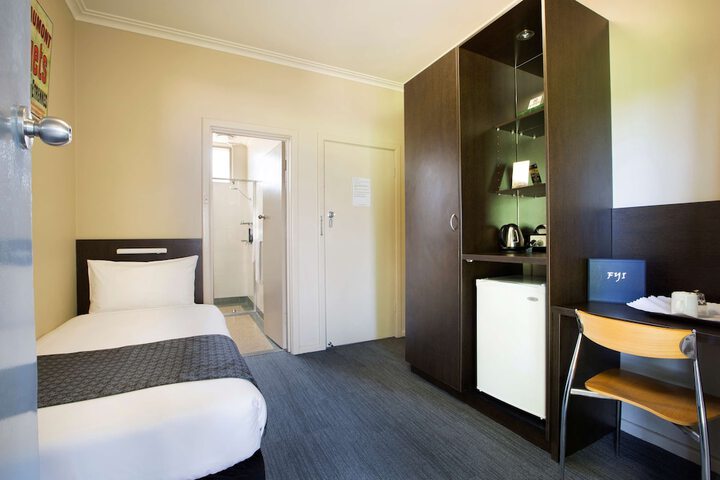 Room 26 of 68