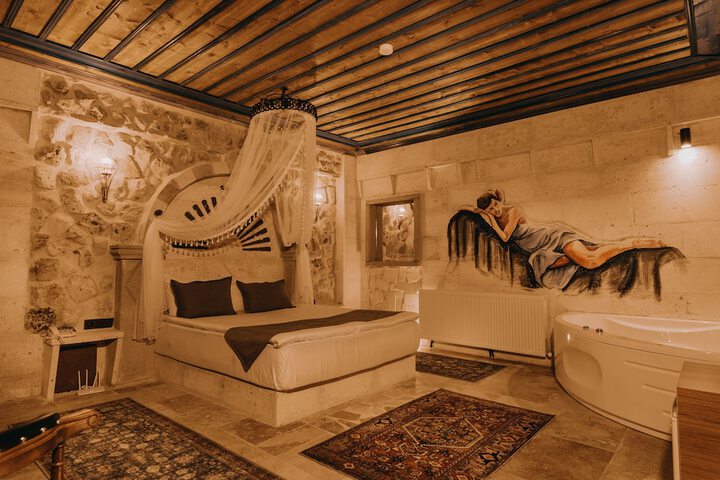 Room 2 of 99