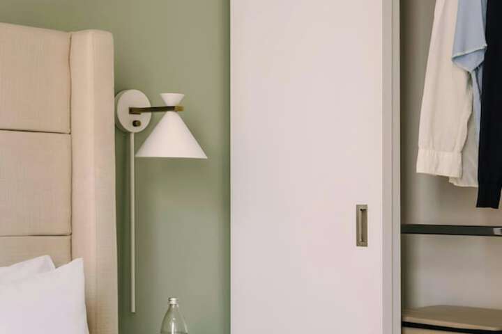 Room 13 of 104