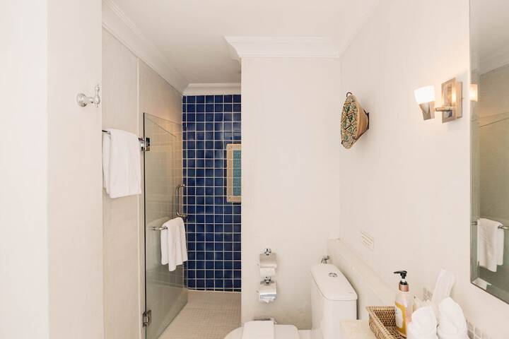 Room 8 of 47