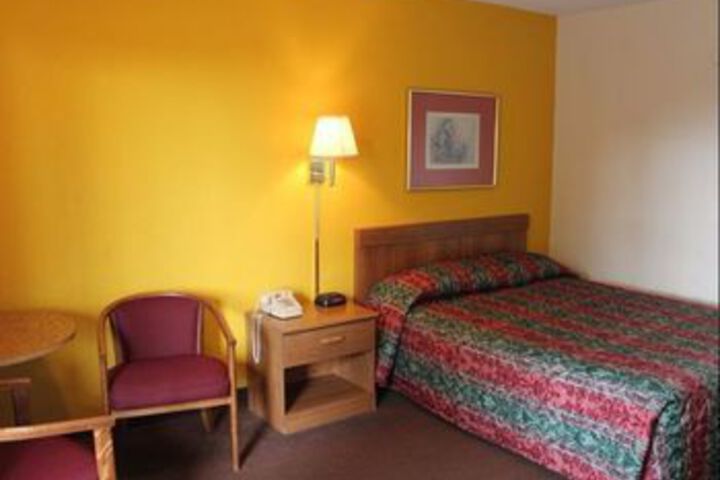 Room 23 of 37