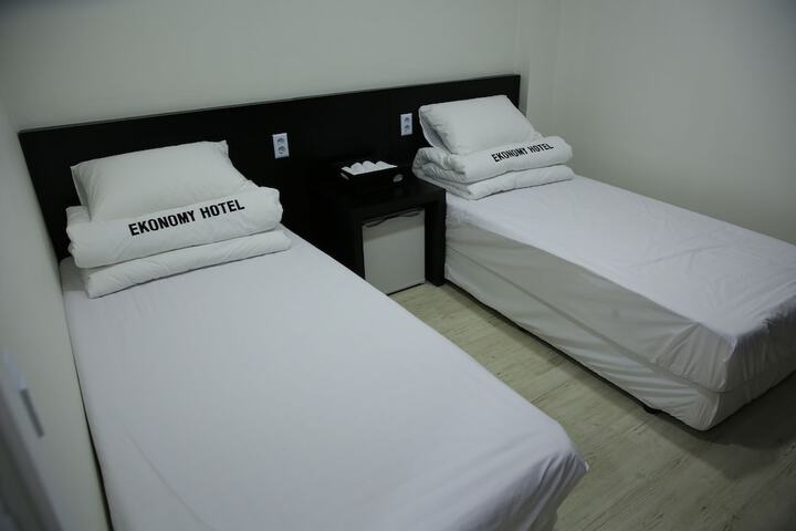 Room 8 of 47