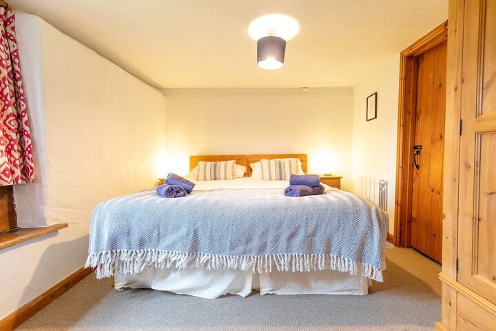 Room 5 of 28
