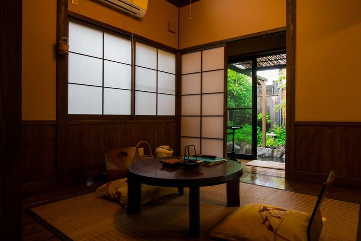 Room 3 of 49
