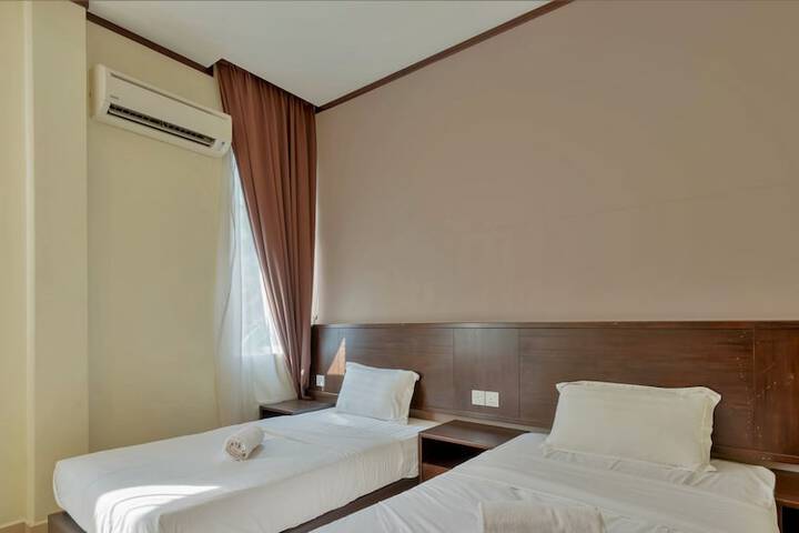 Room 10 of 35